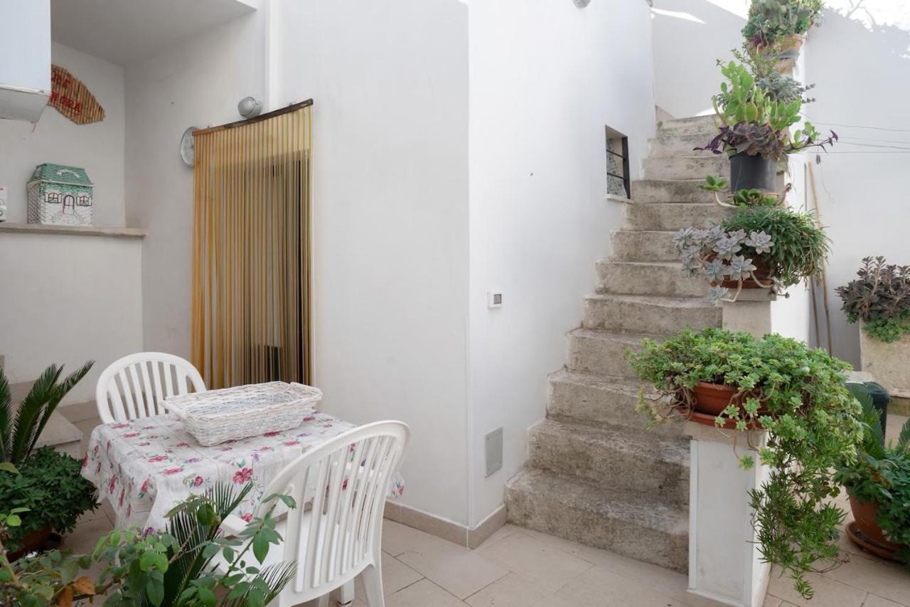 Apartamento La Torre Antica Dimora Giuggianello Exterior foto